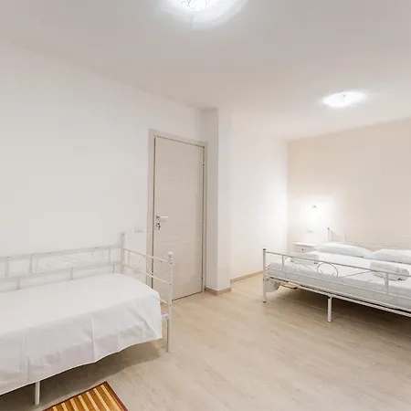 Dimora Del Sole, Center